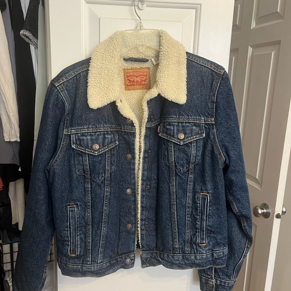 Levi's Jackets & Blazers - Levi's Cream Sherpa Lined Jacket